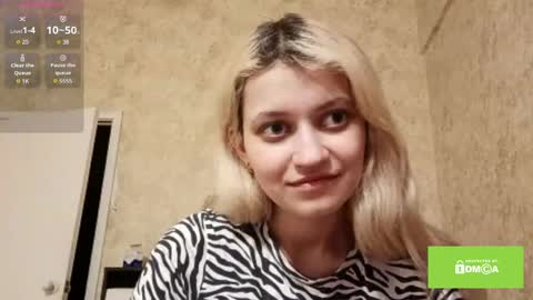 Eva is here now  help me get 50 thumbs up pls  online show from 04/07/26, 06:30