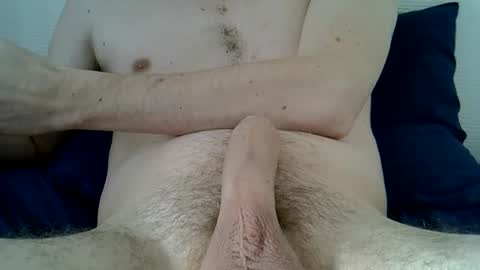 moricio0708 online show from 12/23/25, 04:32