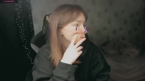 Lisa 3 online show from 12/16/25, 03:33