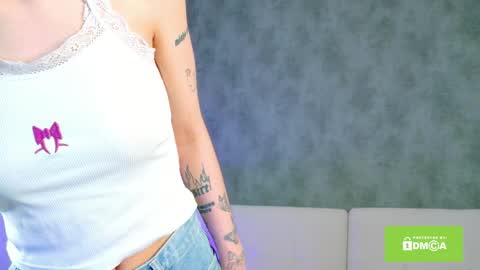 Emilia online show from 04/26/26, 03:15