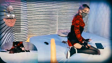 Snapshot of morphelina chatting on 10/18/25, 11:33 Morphelina online show from 10/18/25, 11:33