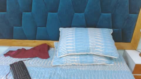 Snapshot of morrigan_luxus chatting on 03/07/25, 04:22 morrigan_luxus online show from 03/07/25, 04:22