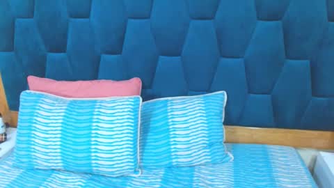 Snapshot of morrigan_luxus chatting on 11/14/25, 12:20 morrigan_luxus online show from 11/14/25, 12:20