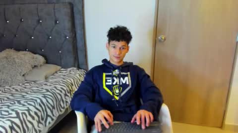 Snapshot of morthy_downey chatting on 10/15/25, 01:11 Morthy online show from 10/15/25, 01:11