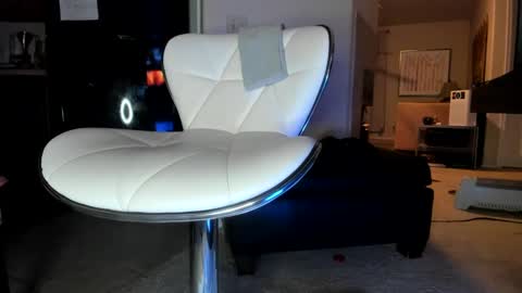 Snapshot of mossimo32 chatting on 01/31/25, 02:58 MOSSIMO KNIGHT online show from 01/31/25, 02:58