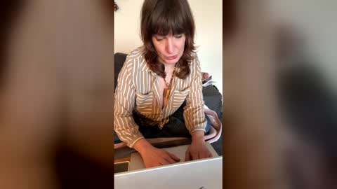 Mossy Mommy online show from 04/21/26, 12:44