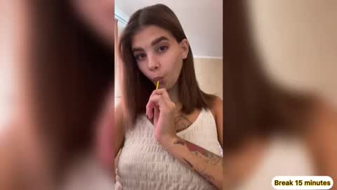 Snapshot of moto_ponchik chatting on 09/26/25, 07:01 Kris online show from 09/26/25, 07:01