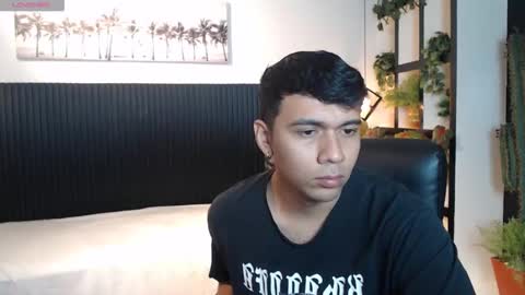 Mou Fly online show from 11/25/25, 12:05