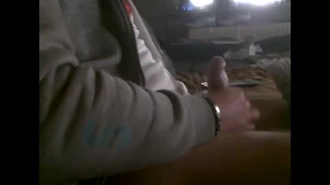 Snapshot of mowgli1977 chatting on 11/11/25, 10:37 mowgli1977 online show from 11/11/25, 10:37