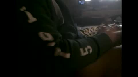 Snapshot of mowgli1977 chatting on 11/16/25, 09:15 mowgli1977 online show from 11/16/25, 09:15