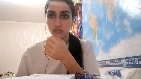 Snapshot of mozellesoomaroo chatting on 11/27/25, 07:38 Karla online show from 11/27/25, 07:38