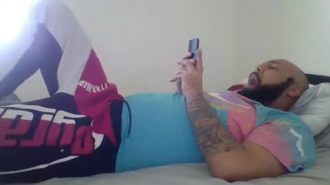 Snapshot of mr8plus chatting on 01/17/25, 07:27 Mr8 online show from 01/17/25, 07:27