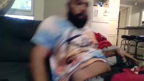 Snapshot of mr8plus chatting on 10/28/25, 09:39 Mr8 online show from 10/28/25, 09:39