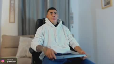    online show from 04/11/26, 12:42