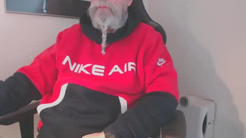 mr_boombastic2021 online show from 02/15/25, 10:44