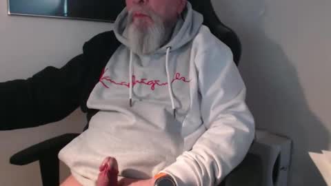 mr_boombastic2021 online show from 04/02/26, 10:02