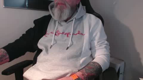 mr_boombastic2021 online show from 04/04/26, 08:45