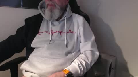 mr_boombastic2021 online show from 04/10/26, 09:03