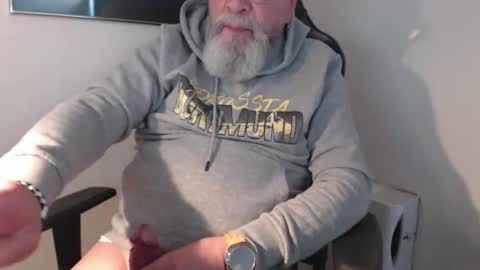 mr_boombastic2021 online show from 04/11/26, 09:02