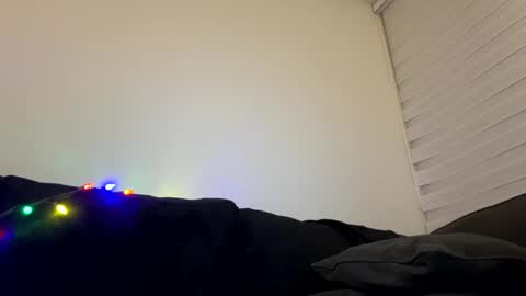 Snapshot of mr_deep1 chatting on 12/07/24, 11:23 James online show from 12/07/24, 11:23