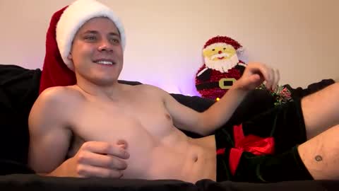 Snapshot of mr_deep1 chatting on 12/23/24, 12:03 James online show from 12/23/24, 12:03