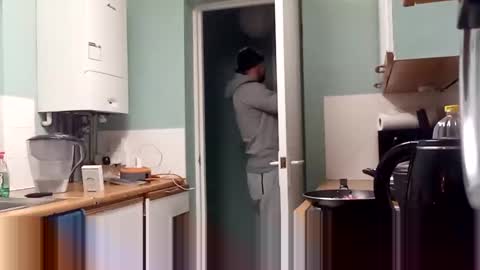 mr_i_ online show from 12/15/24, 09:42