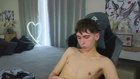 Kris online show from 02/21/25, 10:04