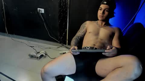 mr_maximo online show from 10/25/25, 06:46