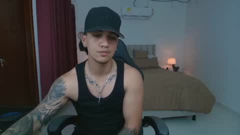 Snapshot of mr_maximo chatting on 06/17/26, 02:47 mr_maximo online show from 06/17/26, 02:47