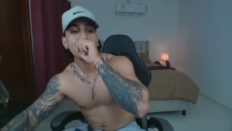 Snapshot of mr_maximo chatting on 06/18/26, 04:24 mr_maximo online show from 06/18/26, 04:24