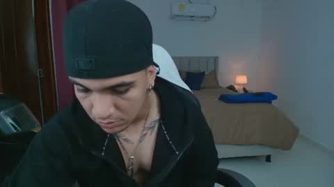 Snapshot of mr_maximo chatting on 06/20/26, 02:14 mr_maximo online show from 06/20/26, 02:14