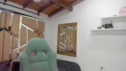 MIKEE online show from 02/03/25, 03:20