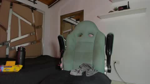 MIKEE online show from 02/20/25, 06:06