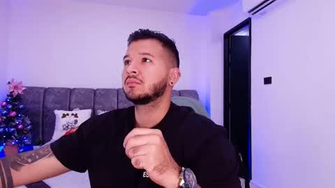 MIKEE online show from 12/14/25, 03:01