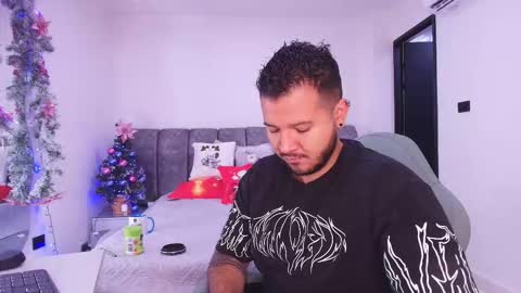 MIKEE online show from 12/18/25, 03:01