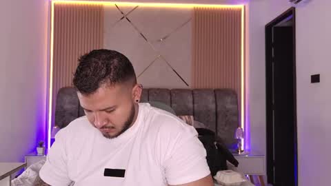 MIKEE online show from 05/31/26, 03:04