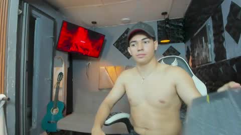 mr_mois online show from 04/06/26, 06:36