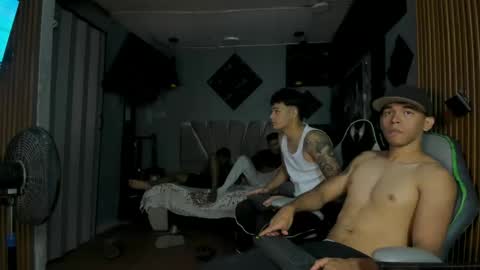 mr_mois online show from 06/02/26, 05:53