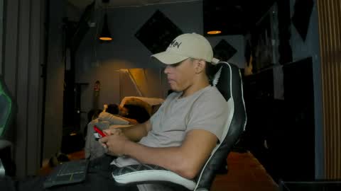 mr_mois online show from 06/05/26, 05:58