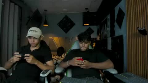 mr_mois online show from 06/13/26, 05:38