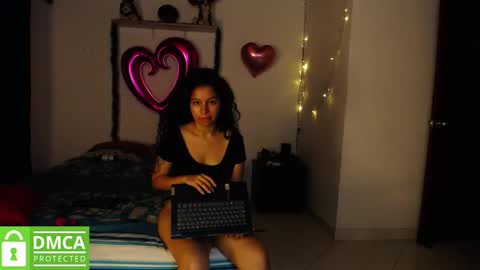 Snapshot of mr_mrscurie chatting on 12/11/24, 01:15 Mr Mrs Curie online show from 12/11/24, 01:15