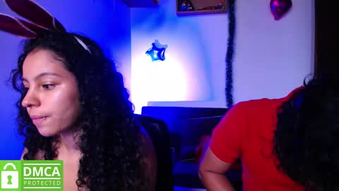 Snapshot of mr_mrscurie chatting on 01/05/25, 10:19 Mr Mrs Curie online show from 01/05/25, 10:19