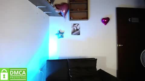 Snapshot of mr_mrscurie chatting on 01/25/25, 10:18 Mr Mrs Curie online show from 01/25/25, 10:18