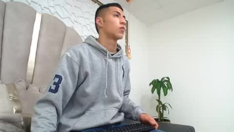 Snapshot of mr_porn_9 chatting on 05/17/26, 10:50 Mr Porn online show from 05/17/26, 10:50