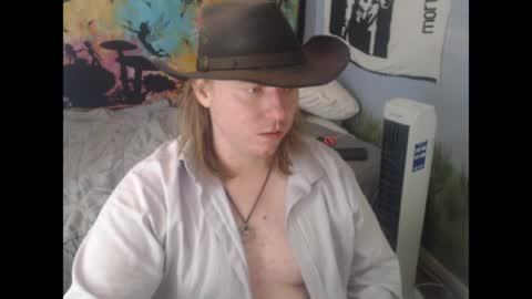 mr_strawberry online show from 04/05/26, 06:27