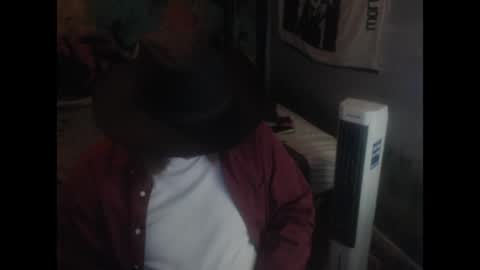mr_strawberry online show from 05/01/26, 02:27