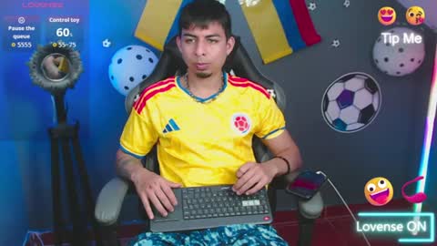 Snapshot of mralpha_latino chatting on 06/18/26, 05:41 Alpha LATINO online show from 06/18/26, 05:41