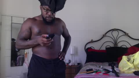 Snapshot of mrbigdthomas chatting on 10/14/25, 02:29 MrBigDThomas online show from 10/14/25, 02:29