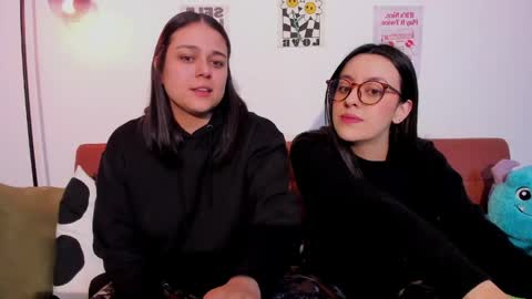 Laura online show from 06/01/26, 04:25