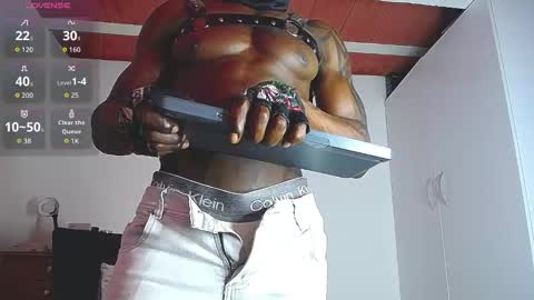 Snapshot of mrbyronstallion chatting on 11/29/25, 02:36 byron online show from 11/29/25, 02:36